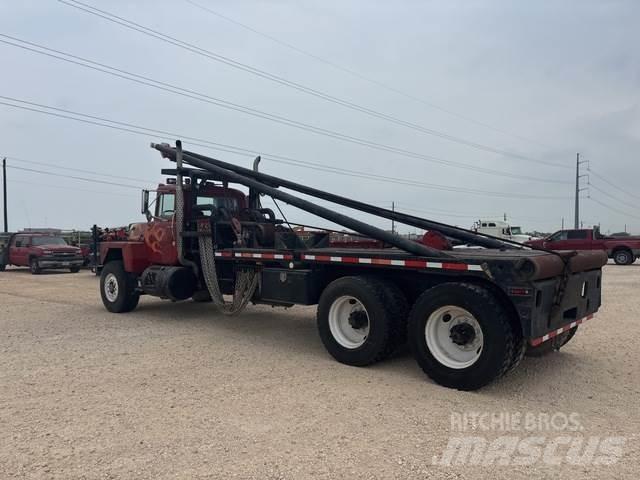 Mack RD600 Sonstige Baumaschinen