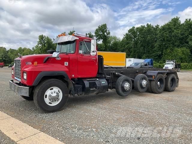 Mack RD688S Kipplader
