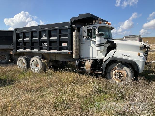 Mack RD690 Kipper