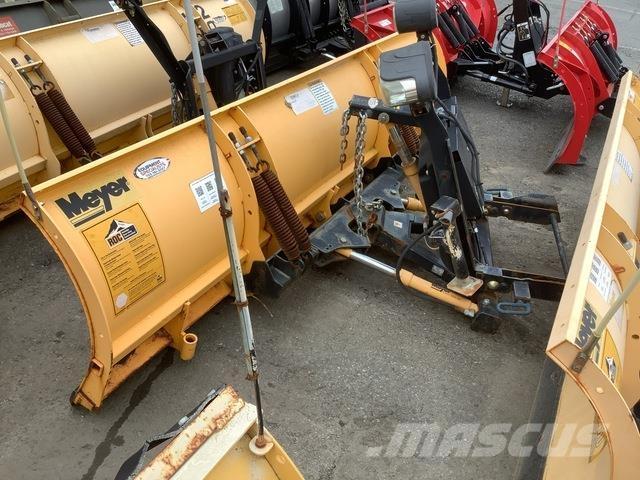 Meyer LP-9.0 Schneeschilde und -pflüge