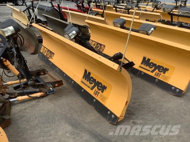 Meyer LP-9.0 Schneeschilde und -pflüge