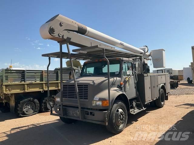 Navistar 4700 LKW-Arbeitsbühnen
