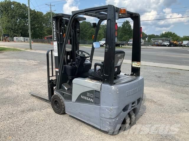Nissan 1N1L15Y Elektro Stapler