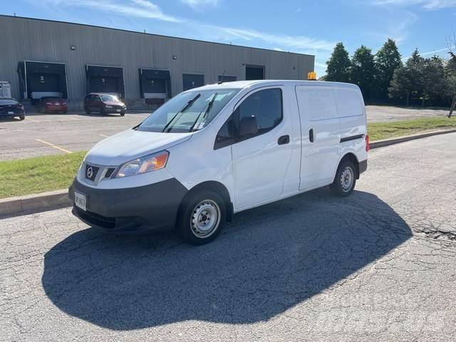 Nissan NV200 Lieferwagen