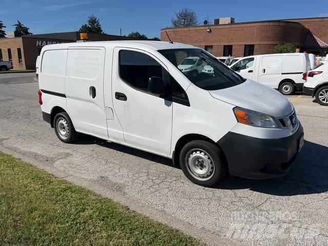 Nissan NV200 Lieferwagen