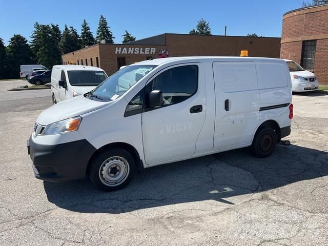 Nissan NV200 Lieferwagen