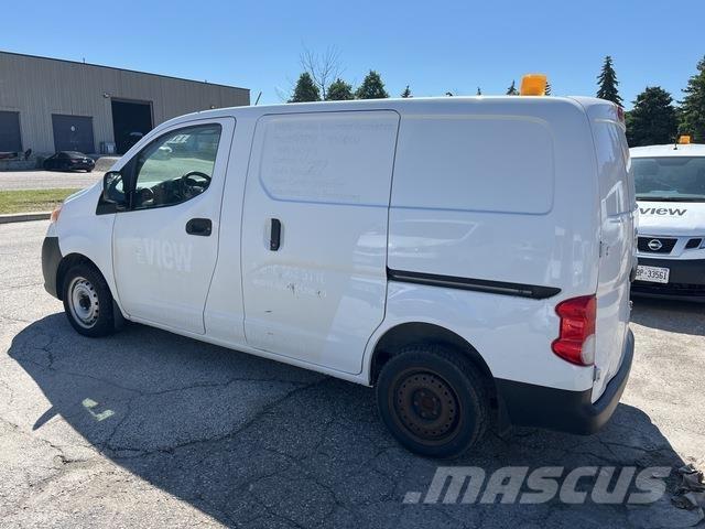 Nissan NV200 Lieferwagen
