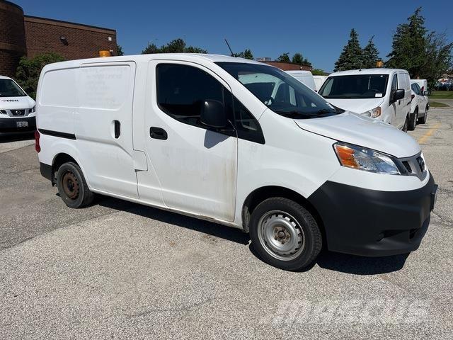 Nissan NV200 Lieferwagen