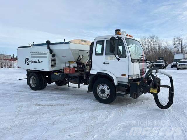 Nissan UD3300 Beton-Mischfahrzeuge