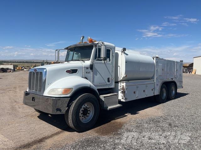 Peterbilt 335 Tankwagen