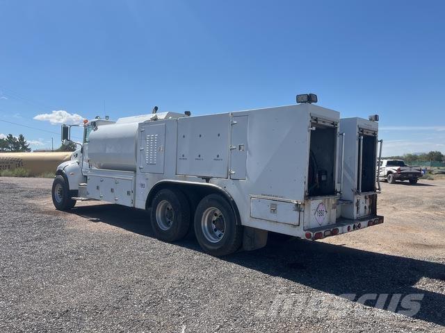 Peterbilt 335 Tankwagen