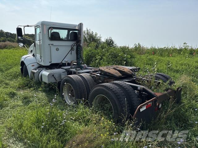 Peterbilt 384 Sattelzugmaschinen