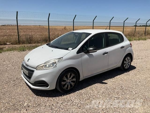 Peugeot 208 PKWs