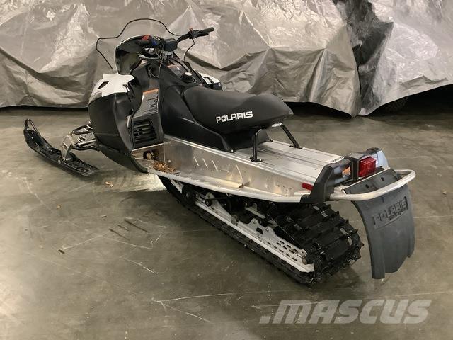 Polaris SHIFT Schneemobile