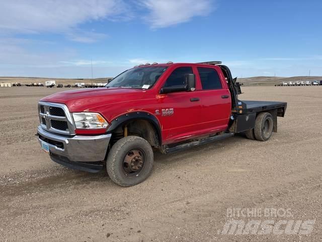 RAM 3500 Pritschenwagen/Pritschenwagen mit Seitenklappe