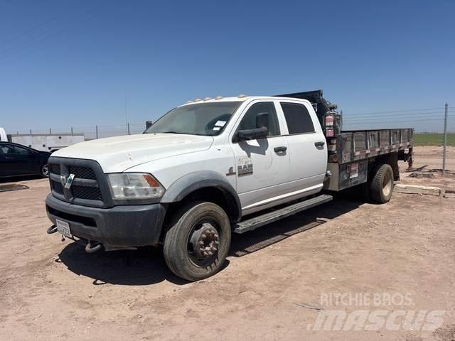 RAM 5500HD Pritschenwagen/Pritschenwagen mit Seitenklappe