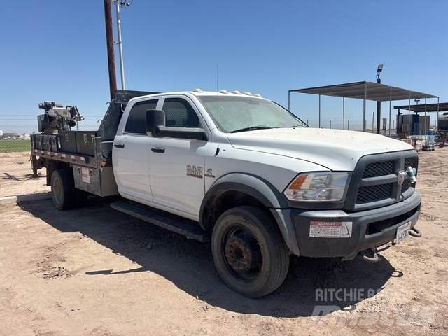 RAM 5500HD Pritschenwagen/Pritschenwagen mit Seitenklappe