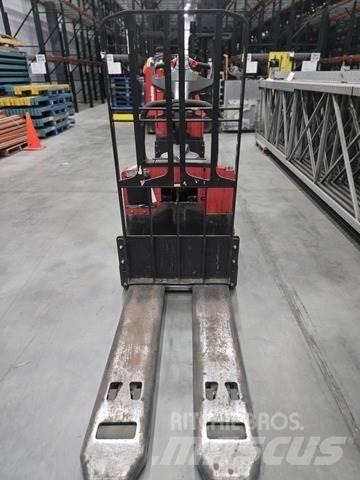 Raymond 8410 Handhubwagen