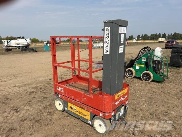 SkyJack SJ12 Personenaufzüge