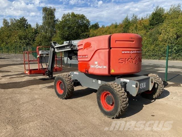 SkyJack SJ46AJ Gelenkteleskoparbeitsbühnen