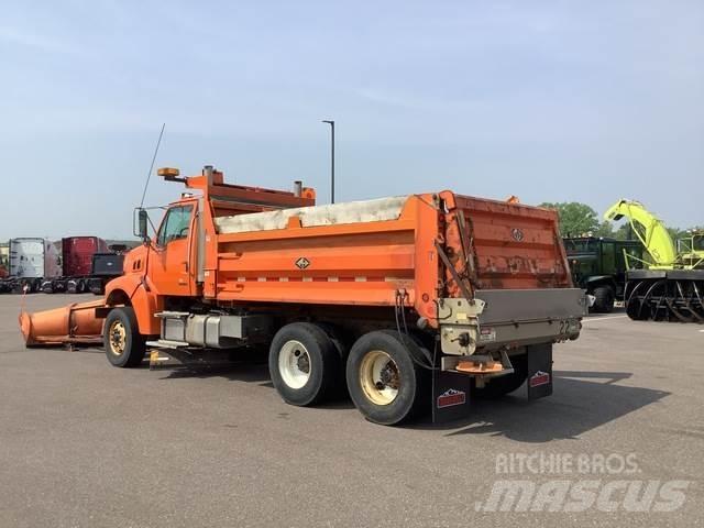 Sterling L9500 Schneeschilde und -pflüge