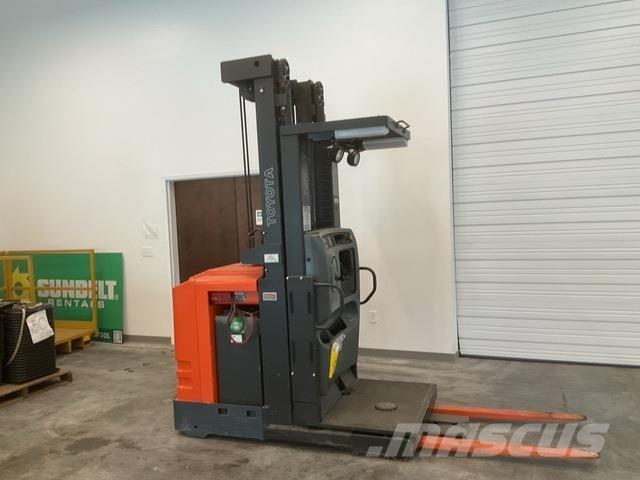 Toyota 7BPUE15 Mittelhub-Kommissionierer