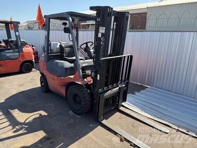 Toyota 7FGU25 Sonstige Baumaschinen