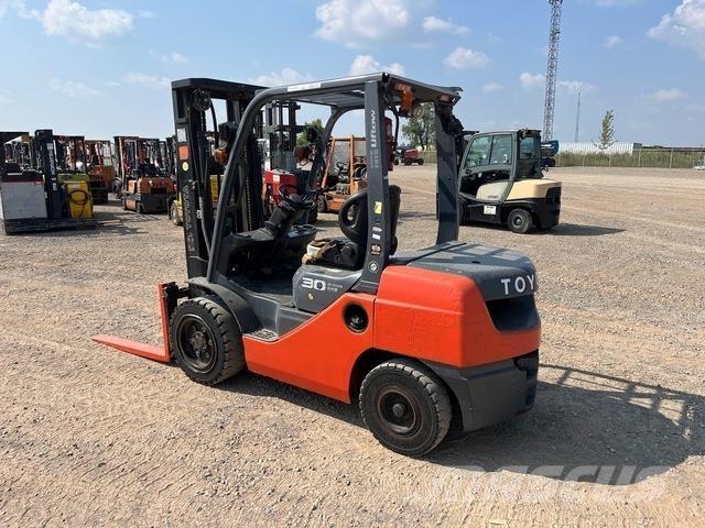 Toyota 8DFU30 Andere Gabelstapler