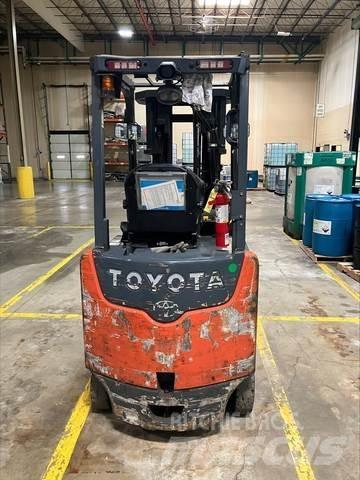Toyota 8FBCU25 Elektro Stapler