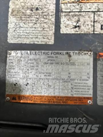 Toyota 8FBCU25 Elektro Stapler