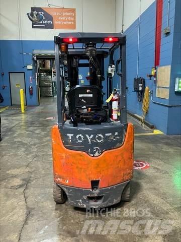 Toyota 8FBCU25 Elektro Stapler