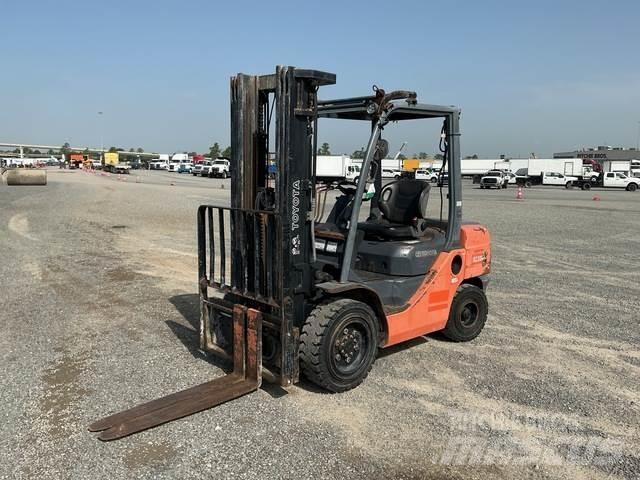 Toyota 8FDU30 Sonstige Baumaschinen