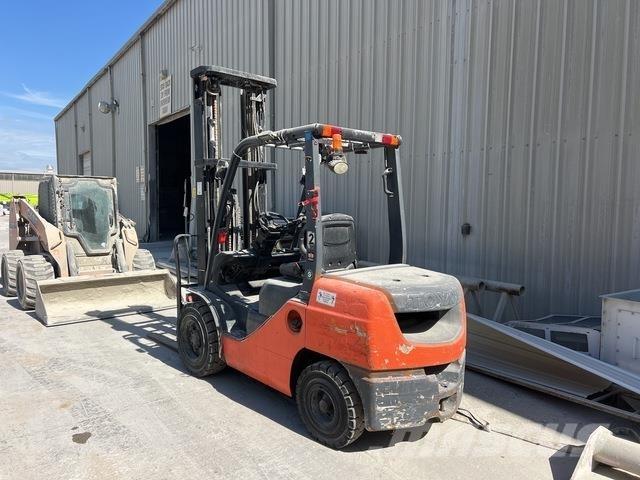Toyota 8FDU32 Andere Gabelstapler