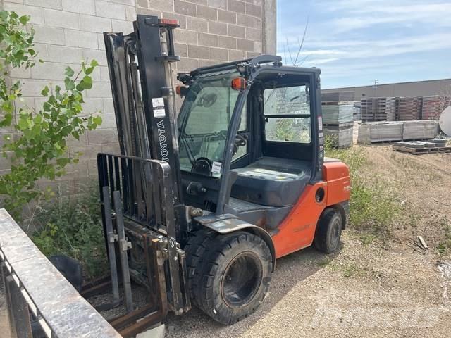 Toyota 8FG45U Sonstige Baumaschinen