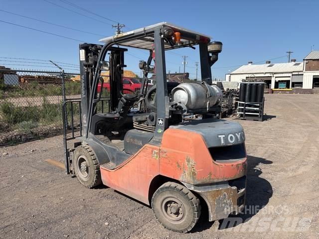 Toyota 8FGU25 Sonstige Baumaschinen