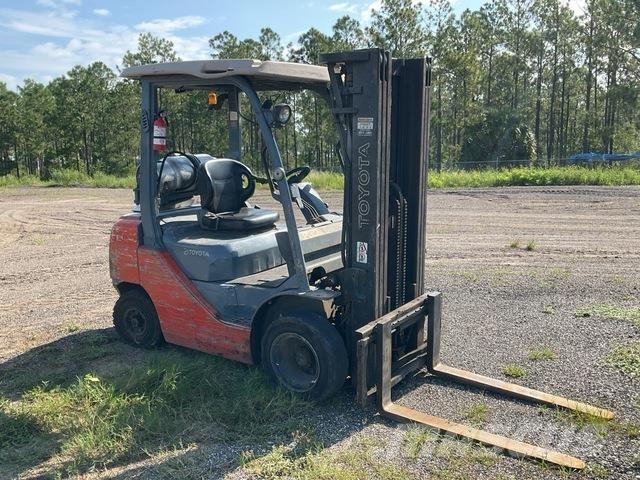 Toyota 8FGU25 Andere Gabelstapler