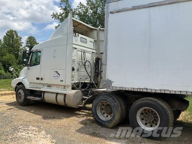 Volvo VNL Sattelzugmaschinen