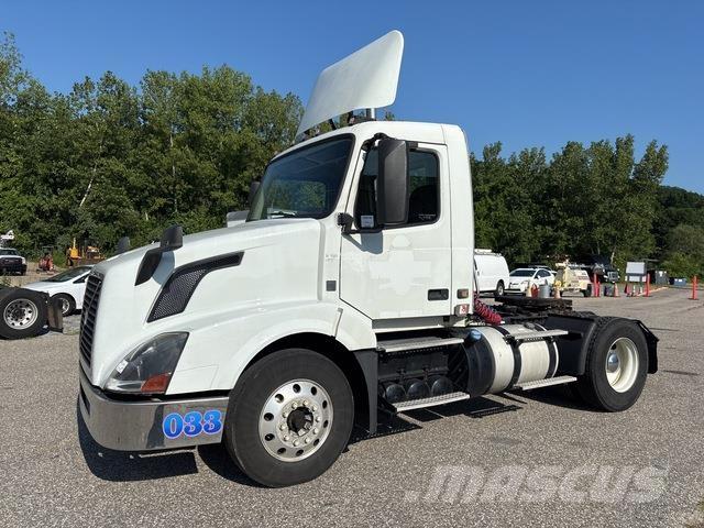 Volvo VNL Sattelzugmaschinen