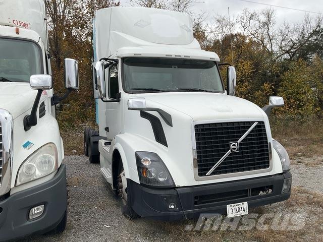 Volvo VNL Sattelzugmaschinen