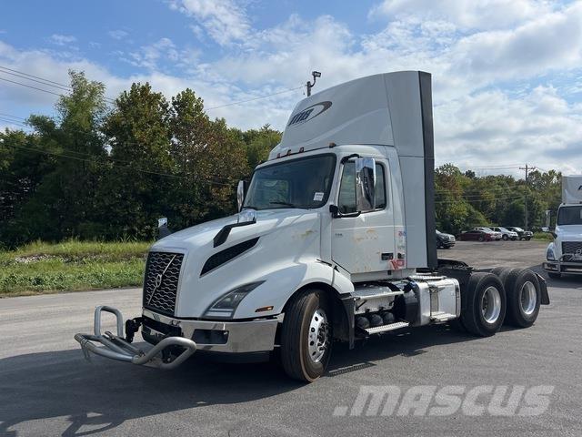 Volvo VNL 300 Sattelzugmaschinen