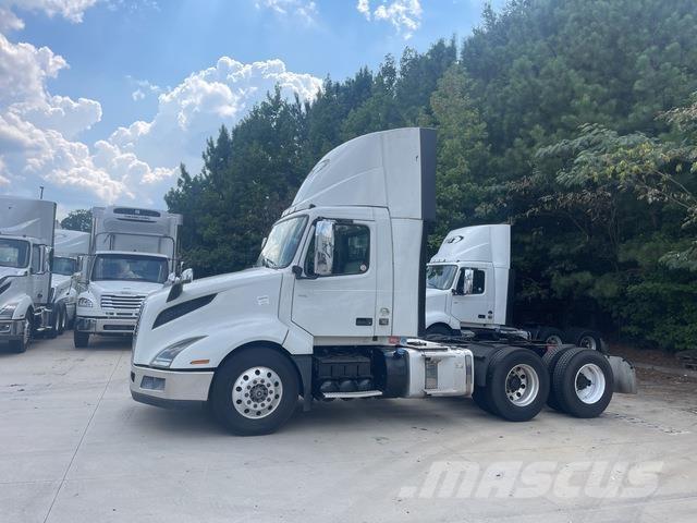 Volvo VNL300 Sattelzugmaschinen