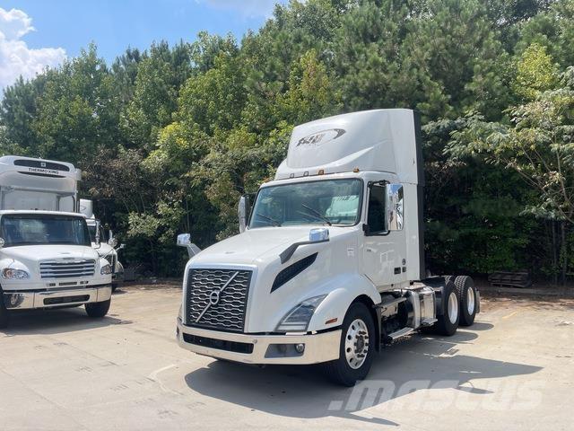 Volvo VNL300 Sattelzugmaschinen