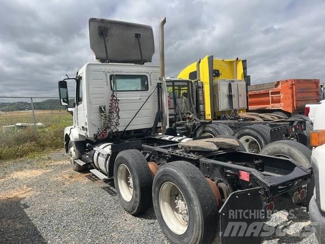 Volvo VNL64 Sattelzugmaschinen