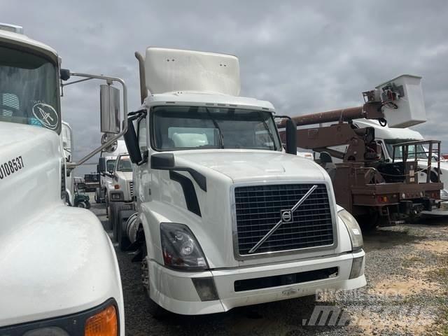 Volvo VNL64 Sattelzugmaschinen