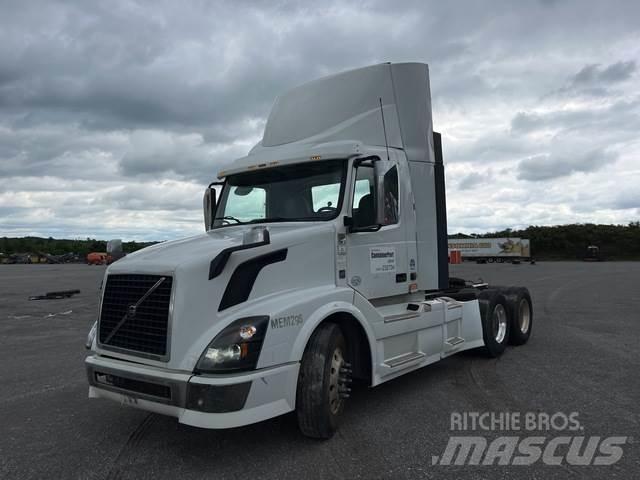 Volvo VNL64300 Sattelzugmaschinen