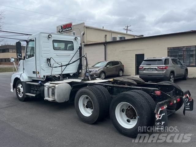 Volvo VNL64T Sattelzugmaschinen