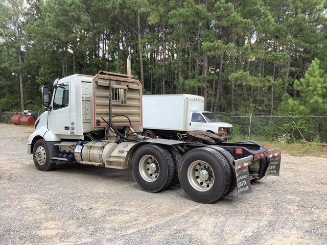 Volvo VNL64T Sattelzugmaschinen