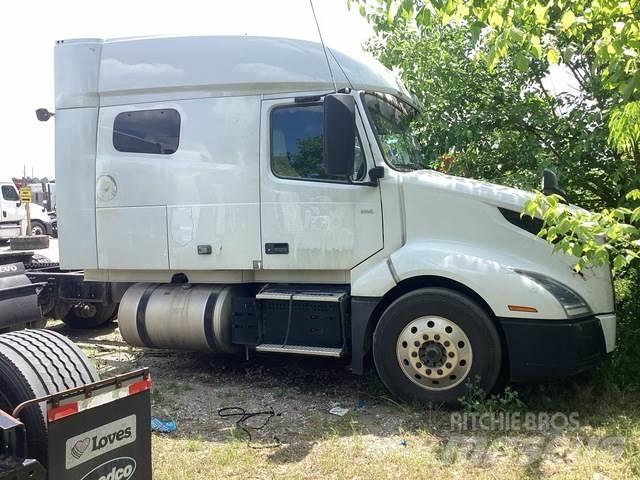 Volvo VNL740 Sattelzugmaschinen