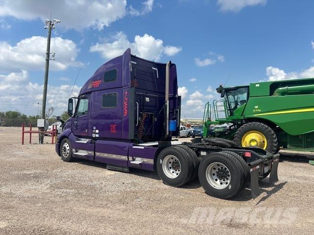 Volvo VNL860 Sattelzugmaschinen