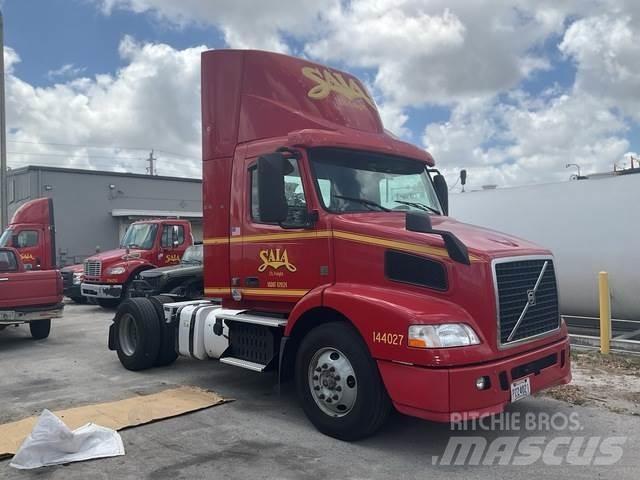 Volvo VNM Sattelzugmaschinen